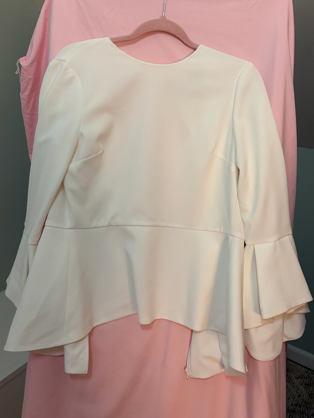 Alice + Olivia white Peplum Long-Sleeve Top size Medium